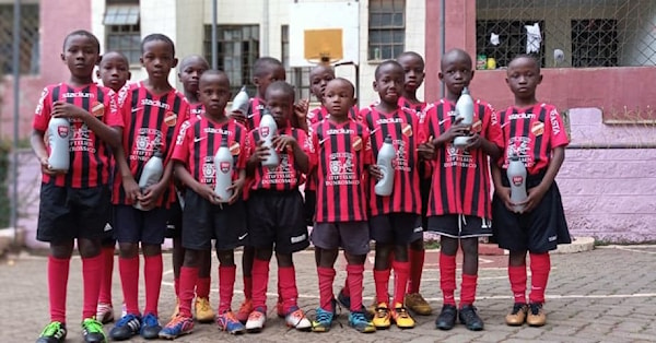 Gamla Askims IK kläder återanvänds i Kenya